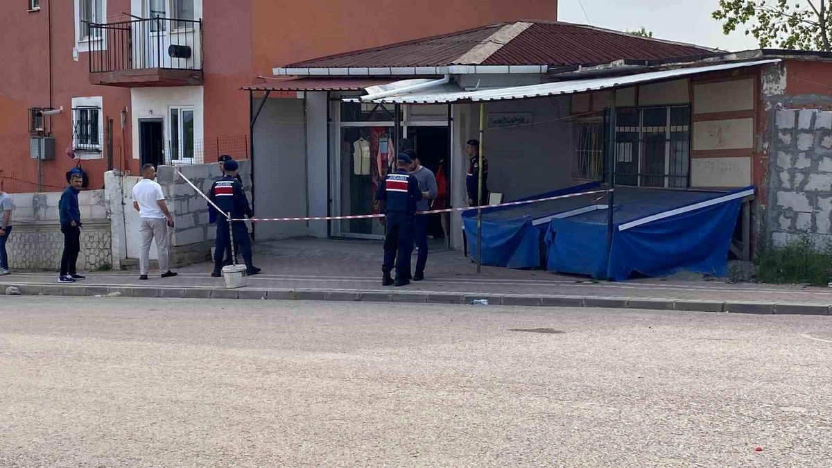 Tuhafiye dükkanında tabancayla vurulan yaşlı hayatını kaybetti