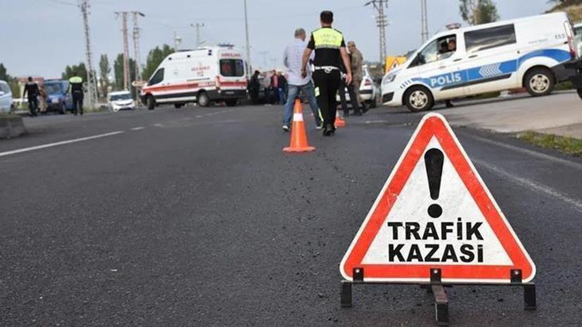 Anadolu Otoyolu'nda kaza: 6'sı yabancı uyruklu 11 kişi yaralandı