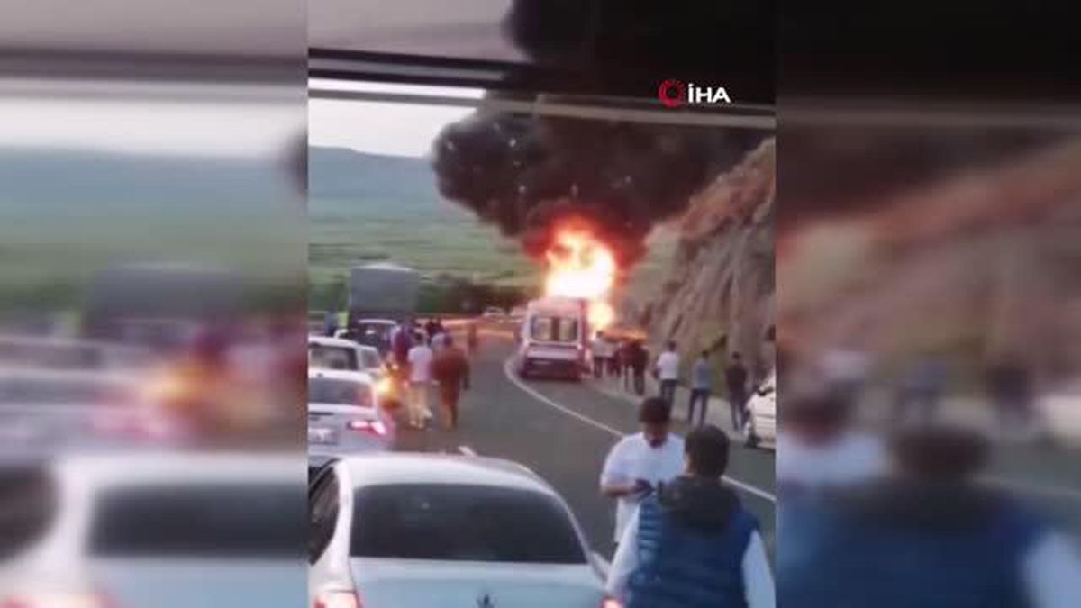 Elazığ'da Yolcu Otobüsü Alev Topuna Döndü