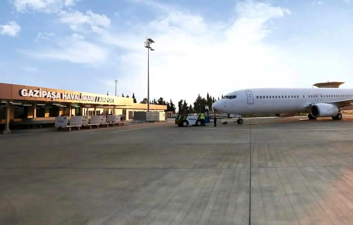 Gazipaşa Havalimanı'nı nisan ayında 52 bin 574 yolcu kullandı
