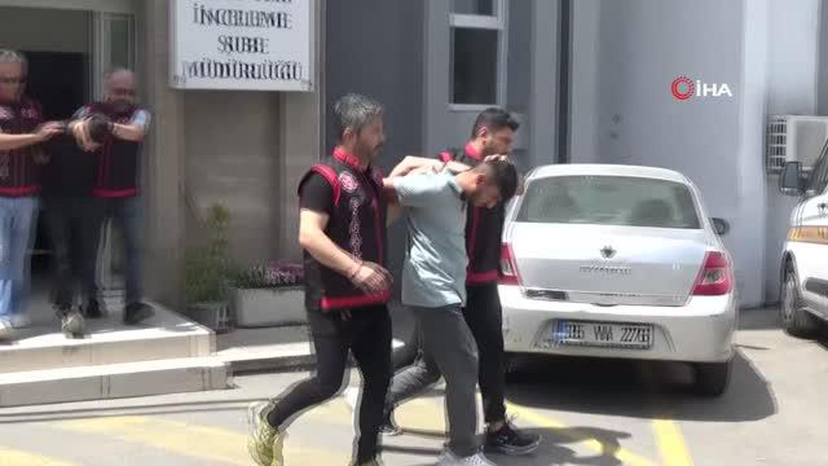 İzmir'de bıçaklanarak hayatını kaybeden gencin cinayet şüphelileri adliyeye sevk edildi