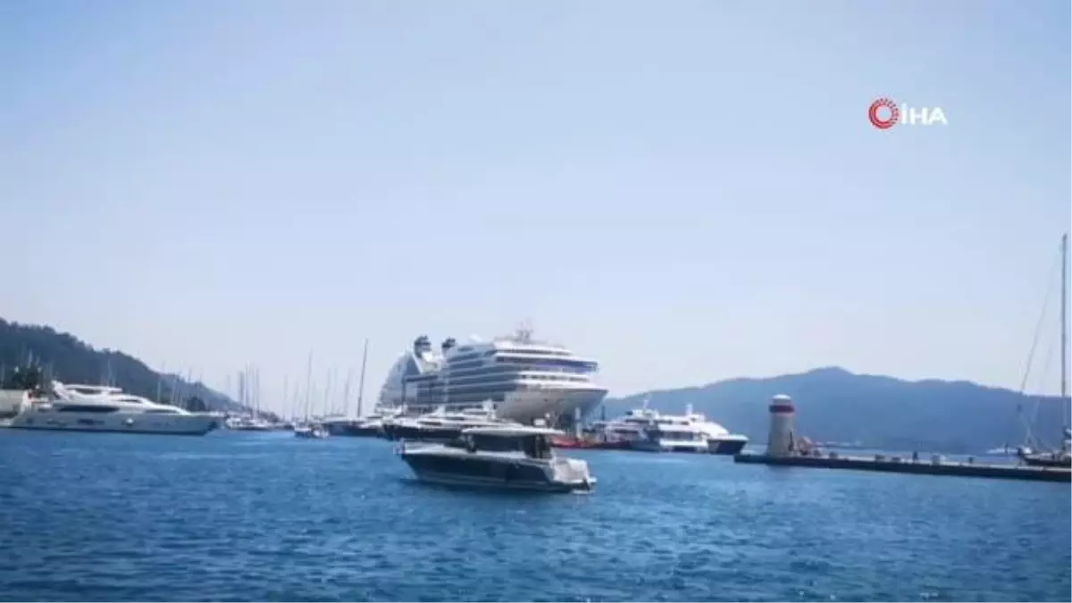Marmaris'e 480 Yolculu Kruvaziyer Gemisi Demir Attı