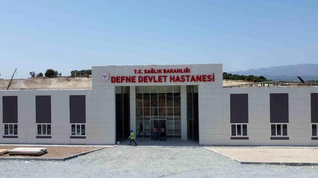 Temel atımı gündem olan Defne Devlet Hastanesi, açılış için gün sayıyor Temel atımı gündem olan Defne Devlet Hastanesi, açılış için gün sayıyor