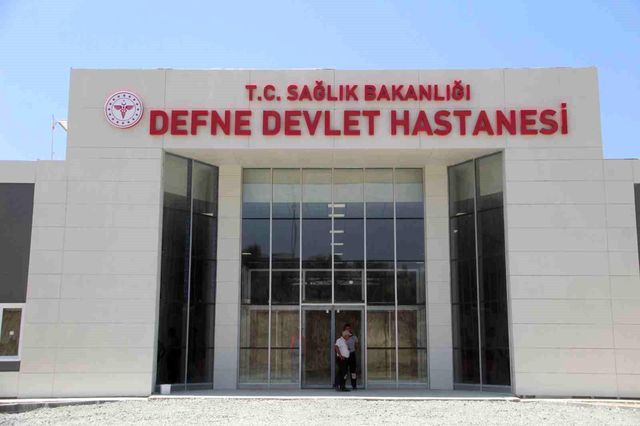 Temel atımı gündem olan Defne Devlet Hastanesi, açılış için gün sayıyor Temel atımı gündem olan Defne Devlet Hastanesi, açılış için gün sayıyor