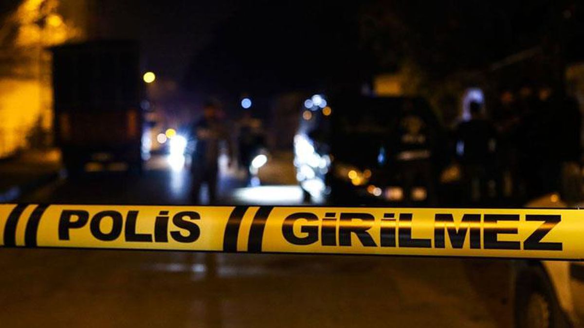 Akrabasını evinin önünde pompalı tüfekle öldürdü