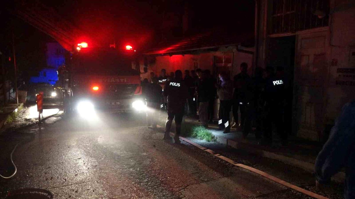 Burdur'da Elektrik Kaçağından Çıkan Yangın