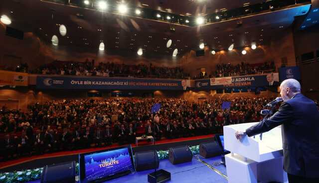 Cumhurbaşkanı Erdoğan, şoför esnafıyla bir araya geldiği toplantıda Kılıçdaroğlu'na göndermede bulundu: Çekemeyen anten taksın