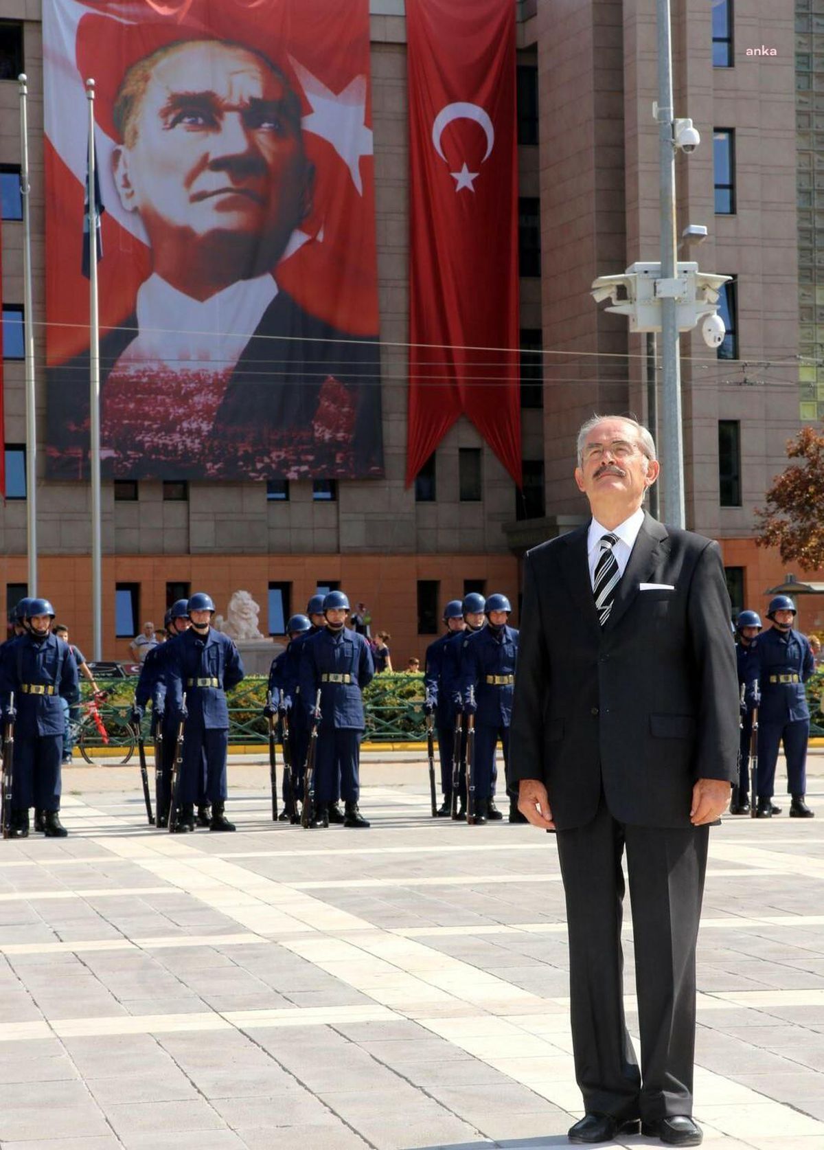 Eskişehir Büyükşehir Belediye Başkanı Yılmaz Büyükerşen'den 19 Mayıs Mesajı