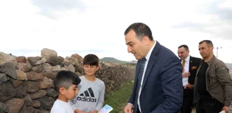 Kars Valisi ve Belediye Başkan Vekili Türker Öksüz, ilçe ve köy ziyaretlerini sürdürüyor