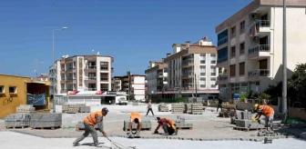 Kuşadası Belediyesi Davutlar Mahallesi'nde Yol Yenileme Çalışmalarına Devam Ediyor