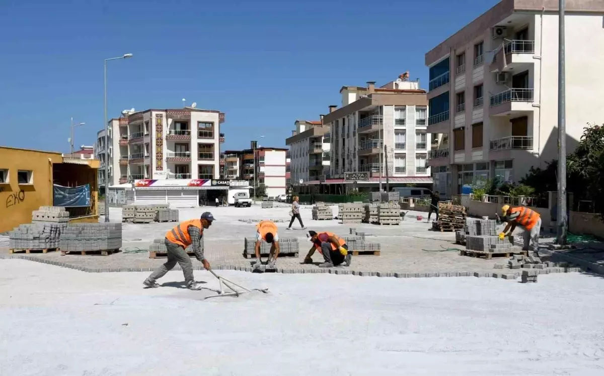 Kuşadası Belediyesi Davutlar Mahallesi'nde Yol Yenileme Çalışmalarına Devam Ediyor