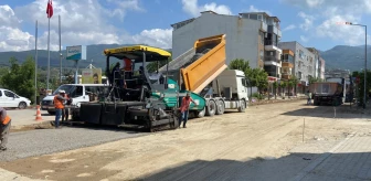 Kuşadası Belediyesi, Davutlar Mahallesi'nin Yollarında Yenileme Çalışmalarını Sürdürüyor