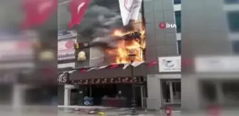 Lokanta alev alev yandı