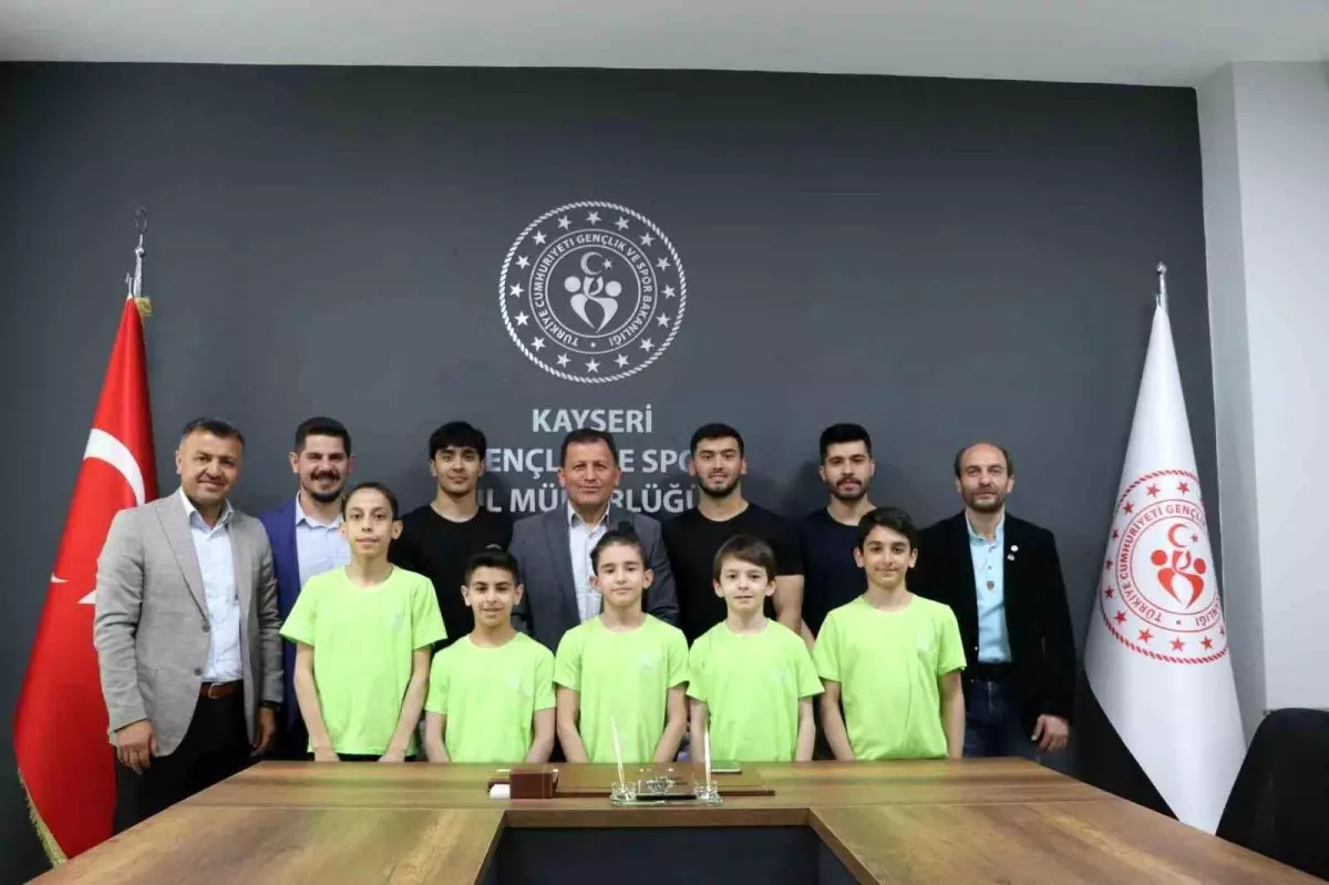 Şampiyon jimnastikçilerden Kabakcı'ya ziyaret