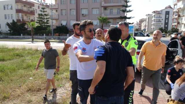 Almak istediği araçla test sürüşüne çıktı, 100 metre gitmeden kaza yaptı Almak istediği araçla test sürüşüne çıktı, 100 metre gitmeden kaza yaptı