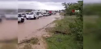 Ankara - Samsun yolu selden dolayı trafiğe kapandı