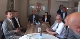 Bakan Çavuşoğlu: 'Vatandaşımızı tehdit edip fişliyorlar'