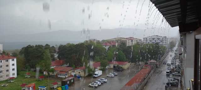 Bitlis'te Şiddetli Yağmur Hayatı Olumsuz Etkiledi