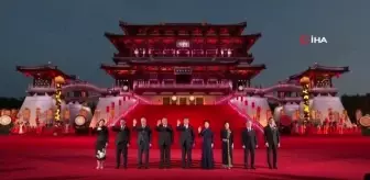 Çin-Orta Asya Zirvesi Dans Gösterisiyle Başladı