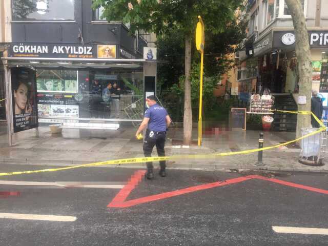Ev sahibi dehşeti kamerada! Kiracısını karısının yanında defalarca bıçakladı Ev sahibi dehşeti kamerada! Kiracısını karısının yanında defalarca bıçakladı