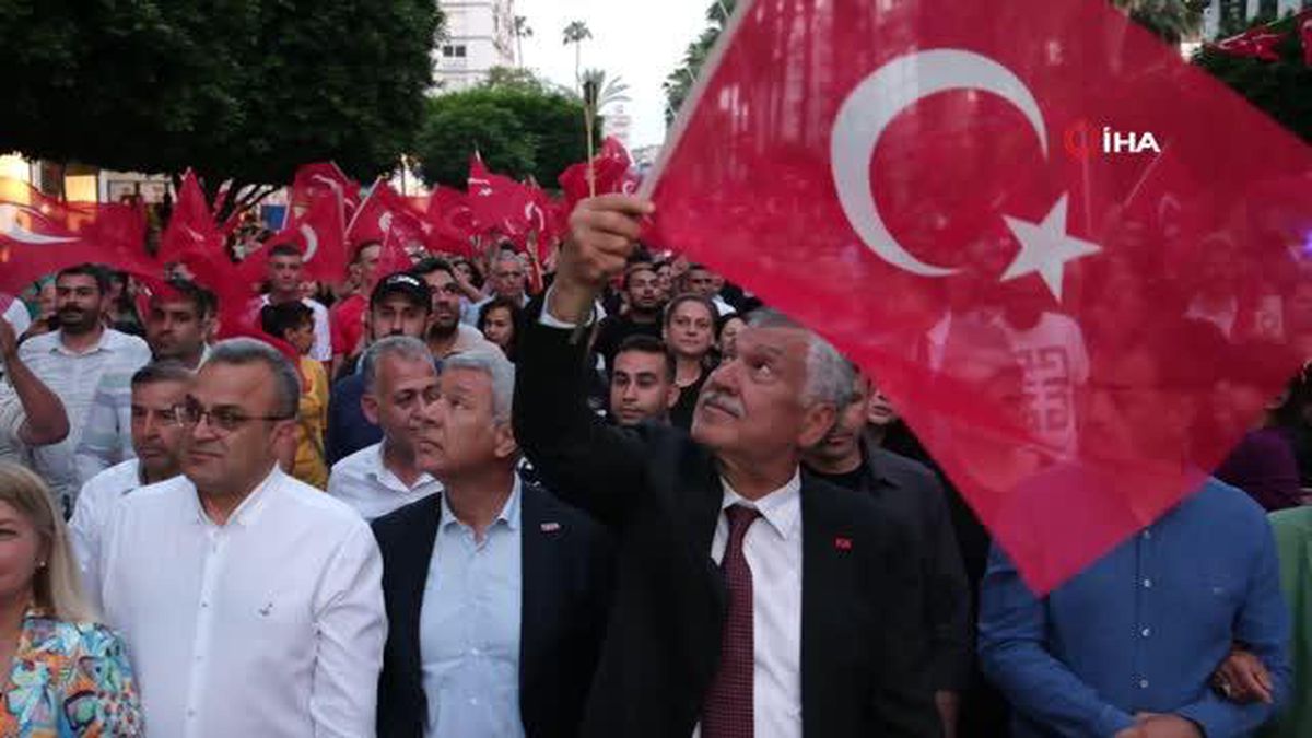 Adanalılar 19 Mayıs'ı kortejli, konserli etkinliklerle coşkuyla kutladı