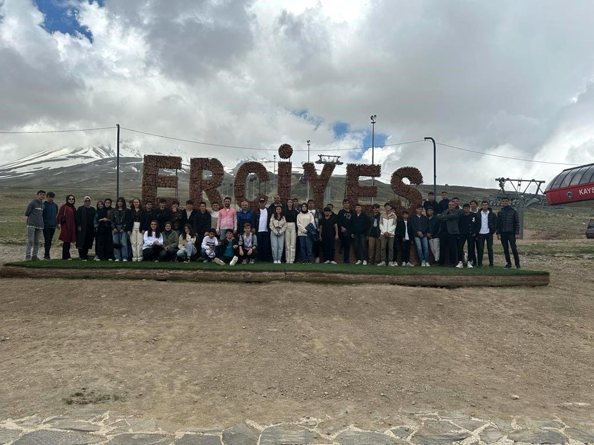 Depremzede Öğrenciler Erciyes'te Piknik Etkinliğinde Buluştu
