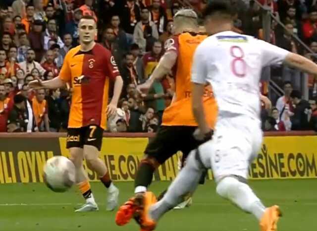 Galatasaray-Sivasspor maçındaki pozisyon için herkes aynı yorumu yapıyor