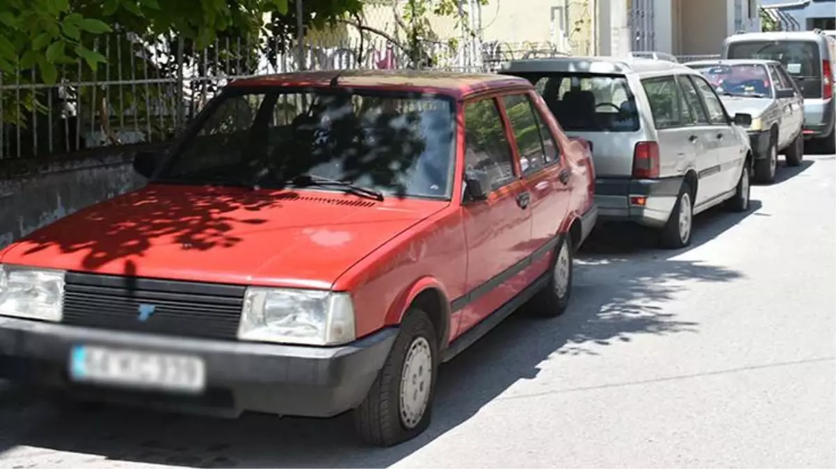 Kendisiyle alay edildi diye 21 aracın lastiğini kesti