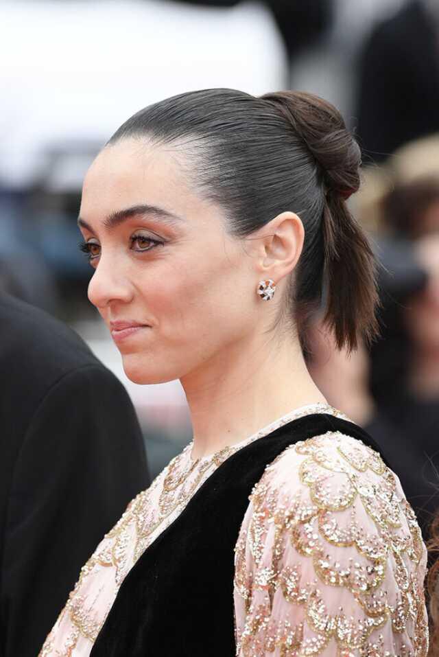 Rol aldığı film Cannes Film Festivali'nde alkış tufanı koparan Merve Dizdar'ın duygusal anları Rol aldığı film Cannes Film Festivali'nde alkış tufanı koparan Merve Dizdar'ın duygusal anları