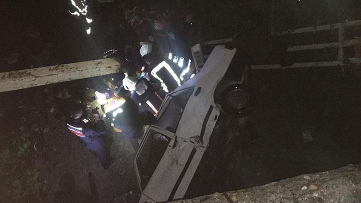 Kastamonu'da köprüden düşen otomobildeki 1'i bebek 4 kişi yaralandı