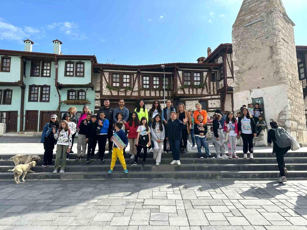 Sivrihisar, turist akınına uğruyor