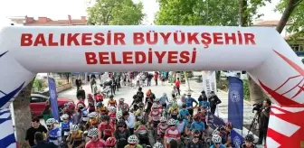 Sındırgı'da Türkiye Kupası Bisiklet Yarışları Başladı