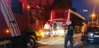 Yolcu otobüsünün motor kısmından yükselen duman korkuttu