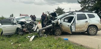 Isparta'da iki cip kafa kafaya çarpıştı: 1 ölü, 4 yaralı