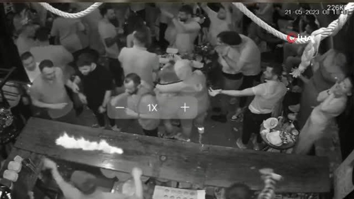 Taksim'de kulüpte dehşet anları kamerada: Alev alev yandılar