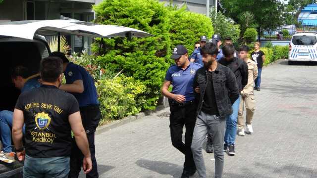 Vatandaşı rahatsız edip polise saldırdılar. Suç kayıtları ortaya çıktı