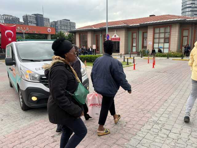 GABONLU DİNA'NIN AİLESİ CENAZEYİ ALMAK İÇİN ADLİ TIP'A GELDİ