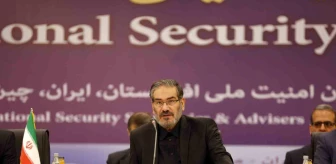 İran'ın en üst düzey güvenlik yetkilisi Şemhani görevden alındı