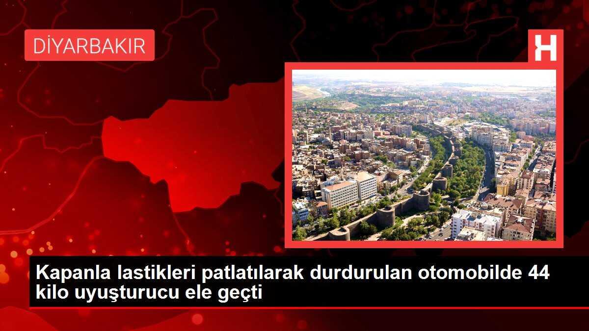 Kapanla lastikleri patlatılarak durdurulan otomobilde 44 kilo uyuşturucu ele geçti