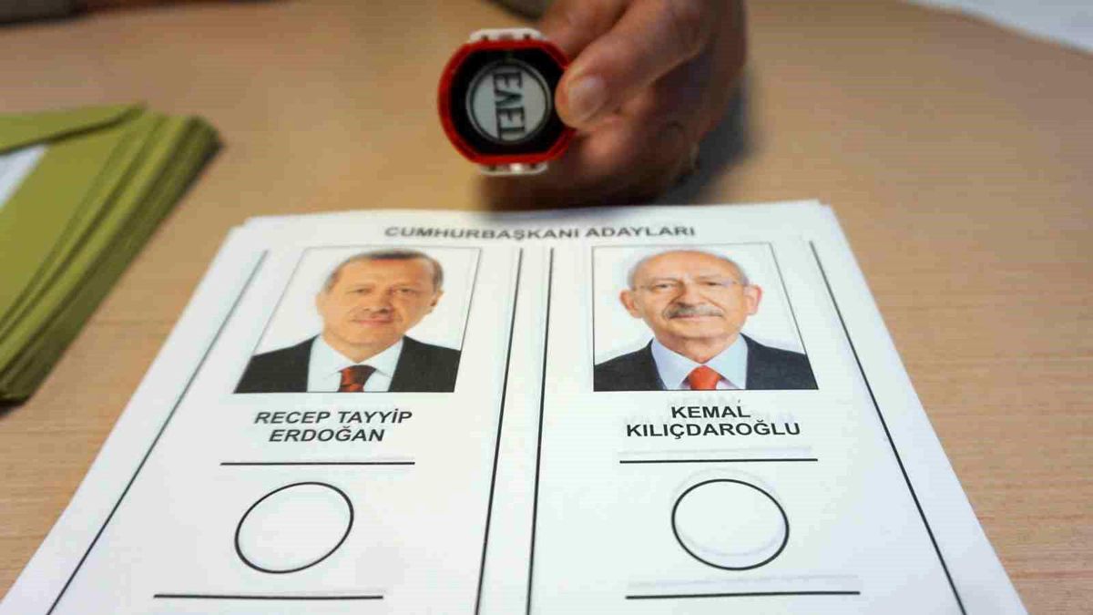 Oy kullanmak için Avrupa'nın her yerinden geliyorlar
