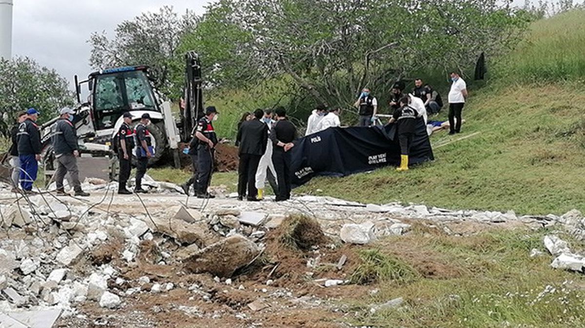Silivri'de tarlaya gömülmüş 3 ceset bulundu! 2 yıl önce kaybolan aileye ait olduğu düşünülüyor