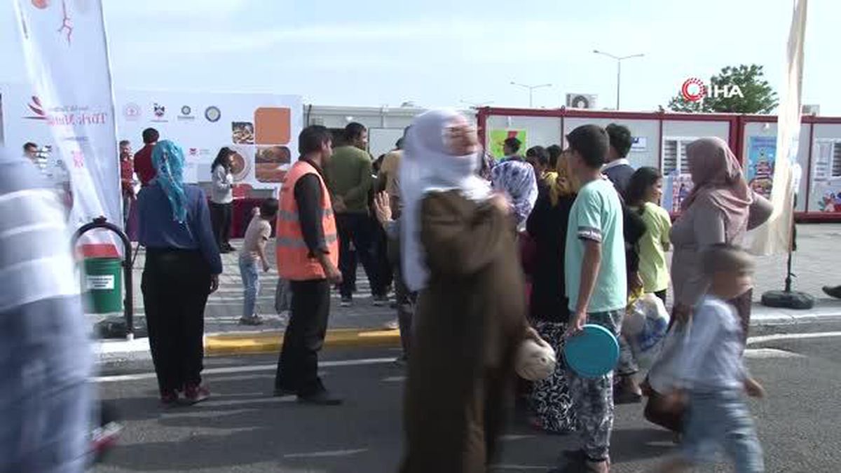 Depremzedeler 'Türk Mutfağı Haftası'nda Diyarbakır yemeklerini tattı