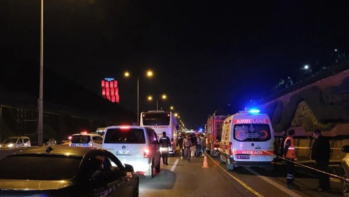 Maltepe E-5 kazası VİDEOSU! İBB işçilerine araç çarptı, son durum ne?