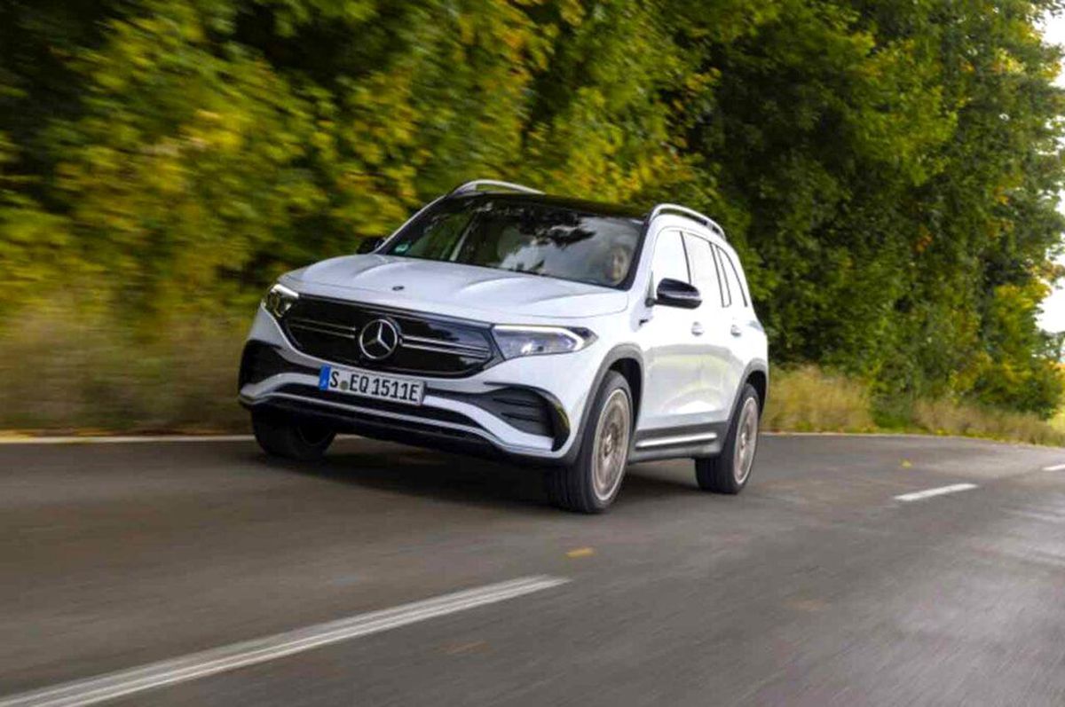 Mercedes'in EQA ve EQB modelleri menzil uzattı