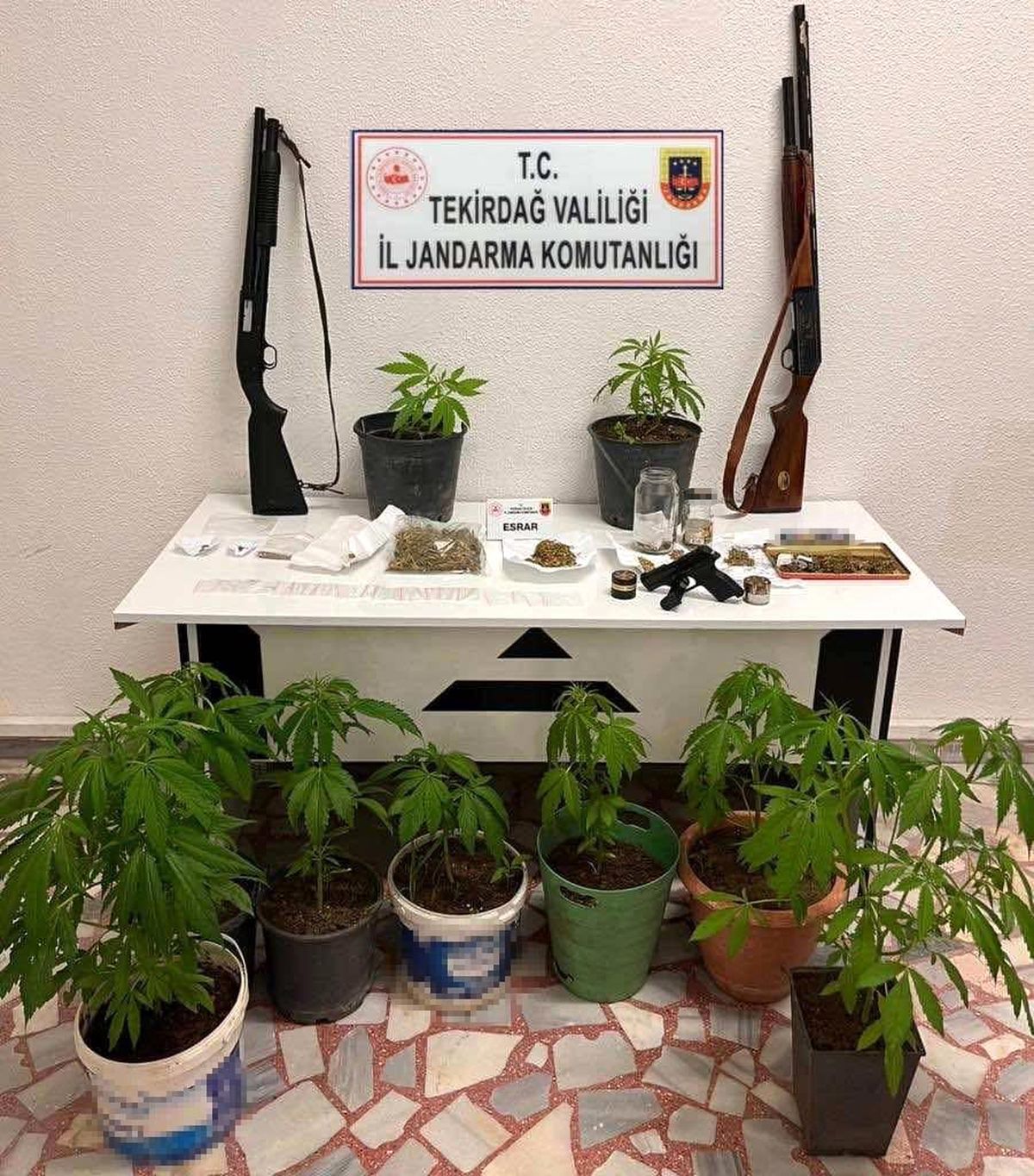 Tekirdağ'ın 4 ilçesinde uyuşturucuya darbe: 6 gözaltı