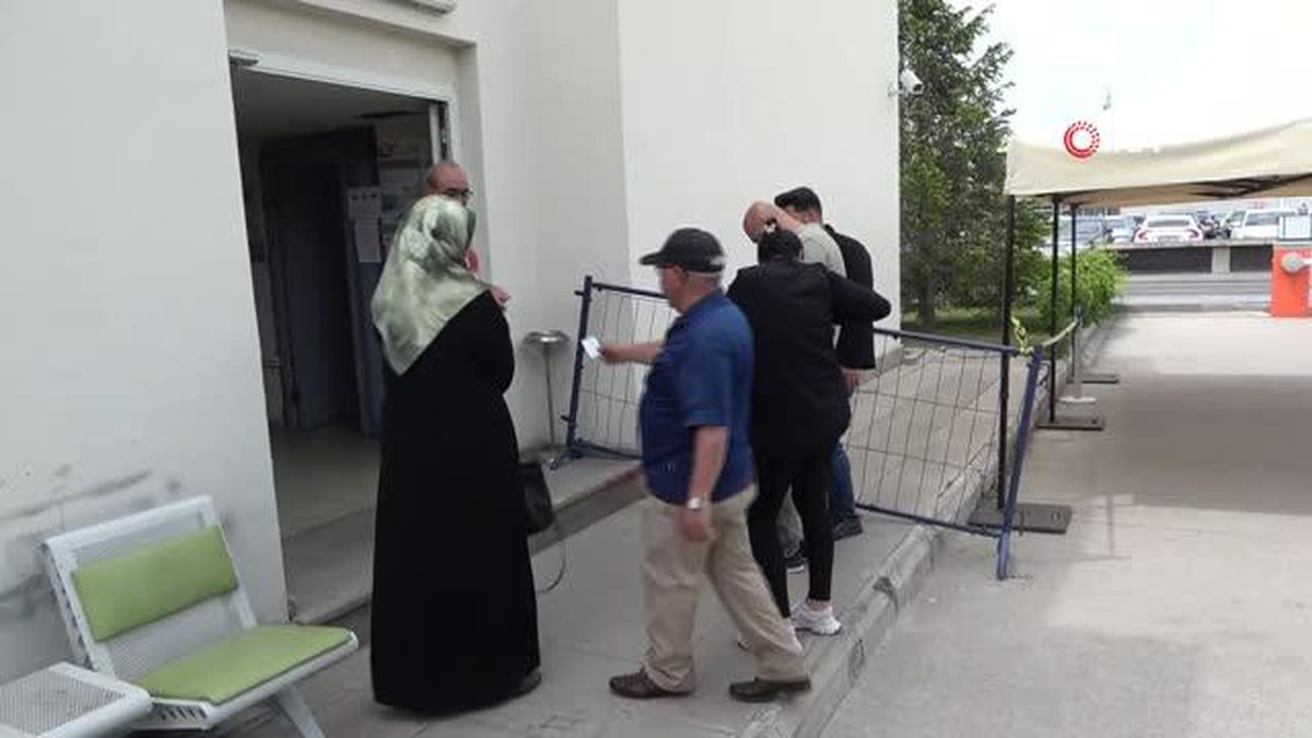 Yurtdışındaki vatandaşlar havaalanına kurulan sandıklarda oy vermeye devam ediyor