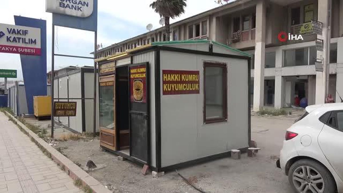 Depremde 13 akrabasını ve işyerini kaybetti, 9 metrekarelik konteynerde hayata tutunuyor