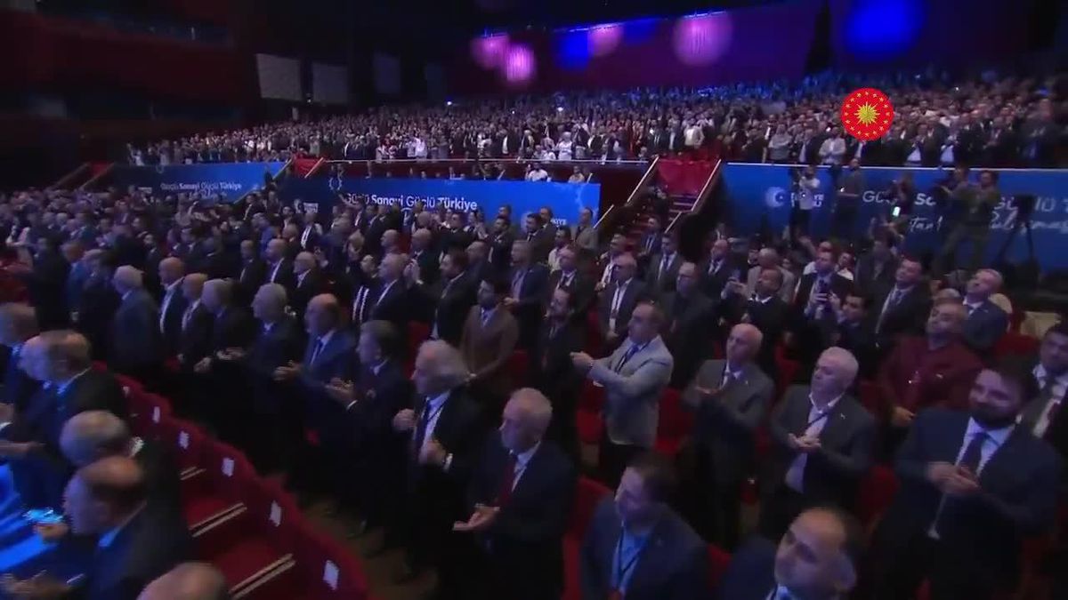 Cumhurbaşkanı Erdoğan: Ülkemizdeki siyasi iklimin zehirlenmesi sürecinde yaşadığımız sıkıntıların da farkındayız