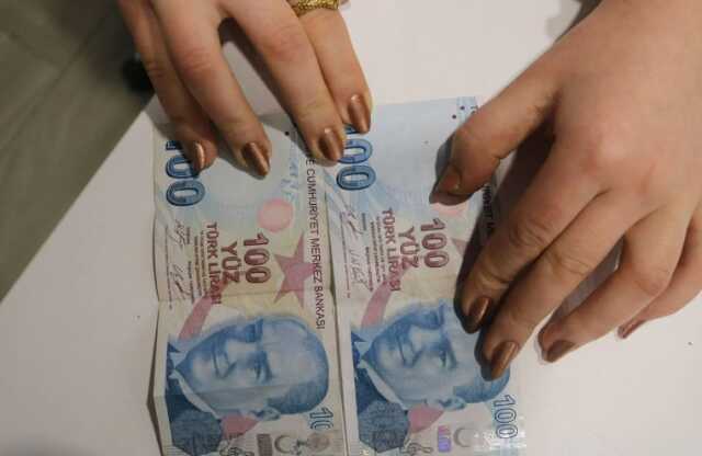 Hatalı basım 100 lirayı, 100 bin liradan satışa çıkardı Hatalı basım 100 lirayı, 100 bin liradan satışa çıkardı
