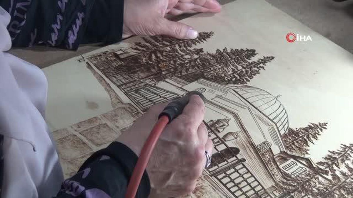 Hobi olarak başladı, ahşap dağlama sanatıyla yaptığı eserler ilgi odağı oldu